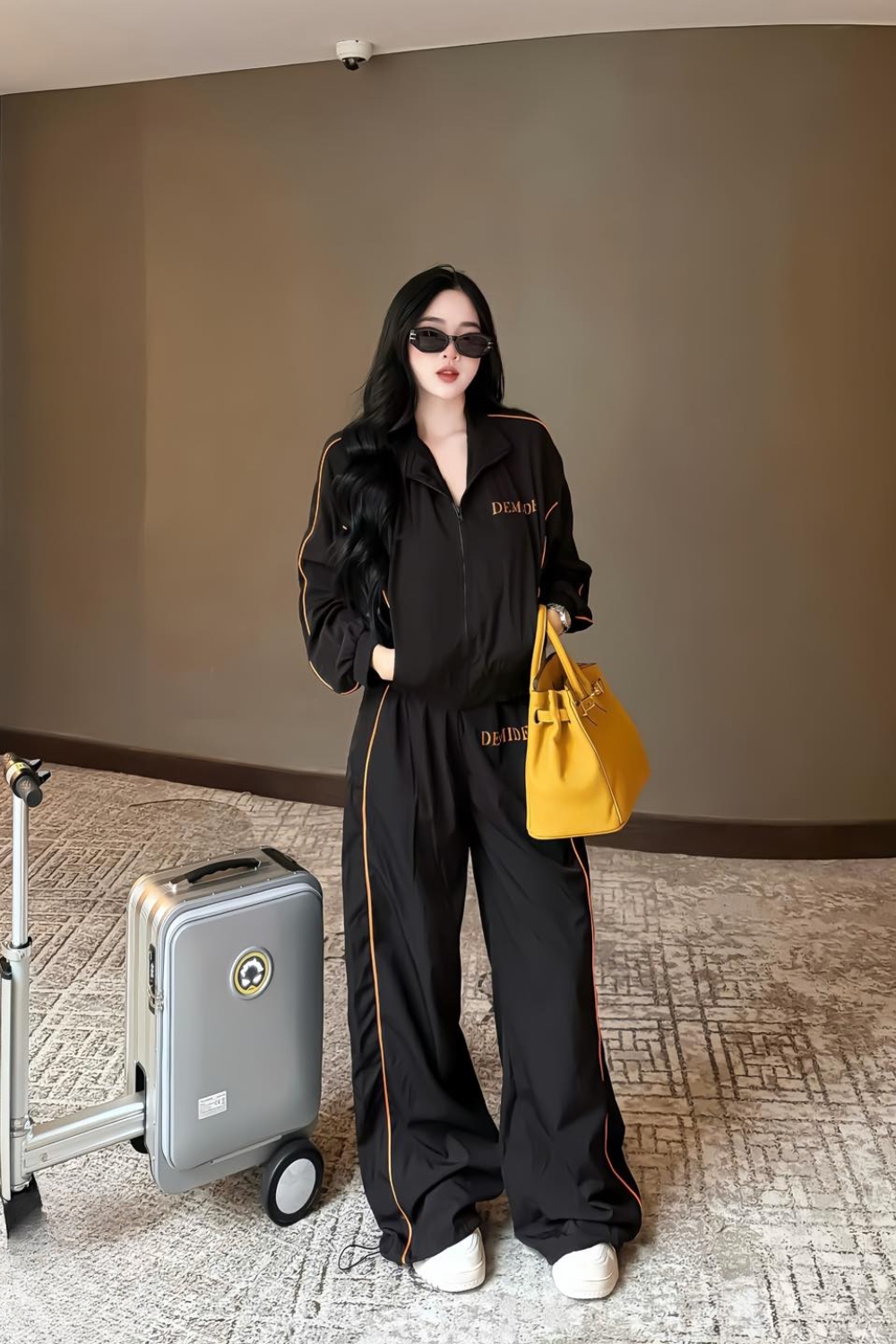 New Set Of Extremely Fashionable Windbreakers