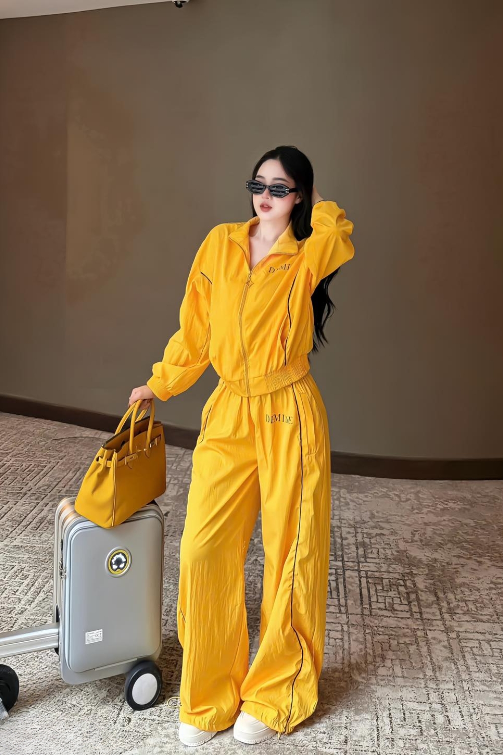 Alternative view of New Set Of Extremely Fashionable Windbreakers